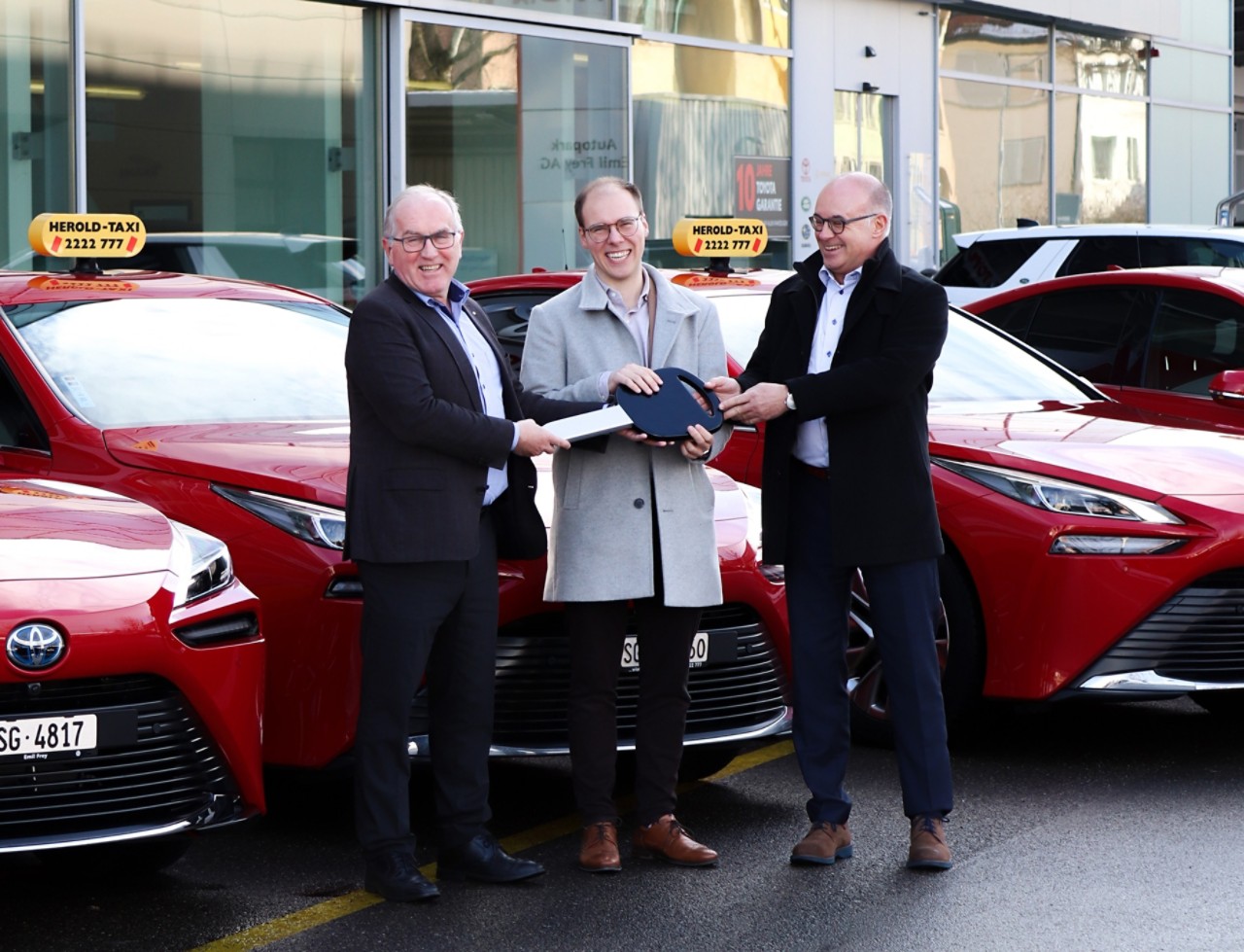 Herold Taxi AG St. Gallen erweitert ihre Fahrzeugflotte mit zwei weiteren Toyota Mirai